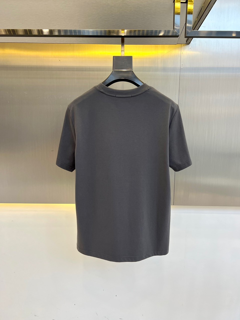 シンプル ロゴ クルーネック アルマーニ Tシャツ 偽物 半袖Tシャツ グレー-3