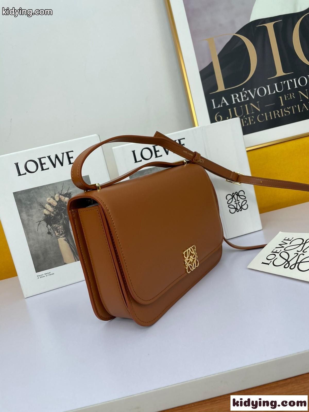 ロエベ バッグ 人気 コピー 斜め掛け ショルダーバッグ 上品 高級 ミディアム シルクカーフ ゴヤバッグ-1