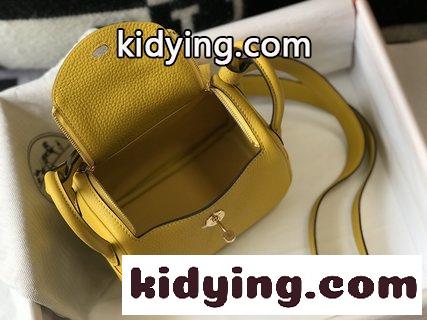 エルメス バッグ オンライン コピー  Lindyの古典的で簡潔な形を残した 縮小したバージョンのほうがかわいいですね-1