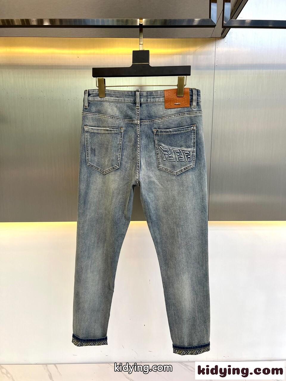 定番 おしゃれ ストレッチ フェンディ ジーンズ コピー メンズ デニムパンツ-2
