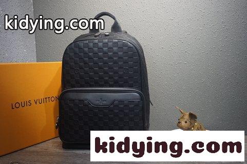 このCampusランドセルのDamier Infini牛皮は銀色の光沢を呈しており ブランドの古典的なDamier棋盤はエンボス質感で再演出されている ルイ・ヴィトン バッグ 安い コピー-2