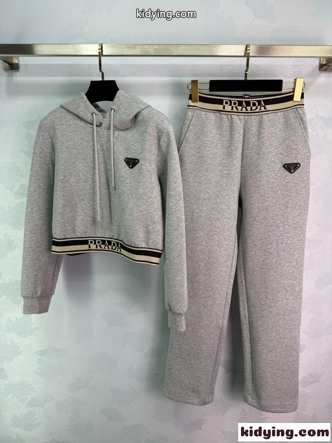 フーディー&パンツ 2点セット プラダ セットアップ 偽物 上下セット グレー-0