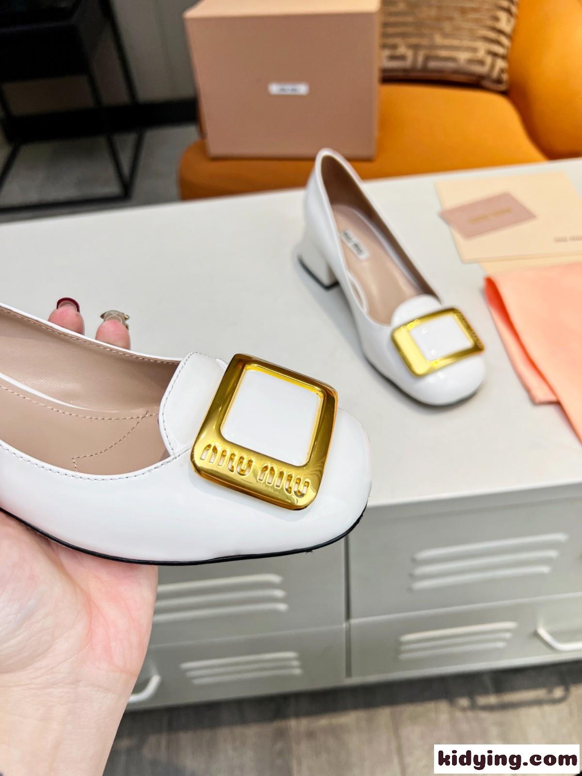 ミュウミュウ パンプス スーパーコピー パテントレザー パンプス ホワイト-1