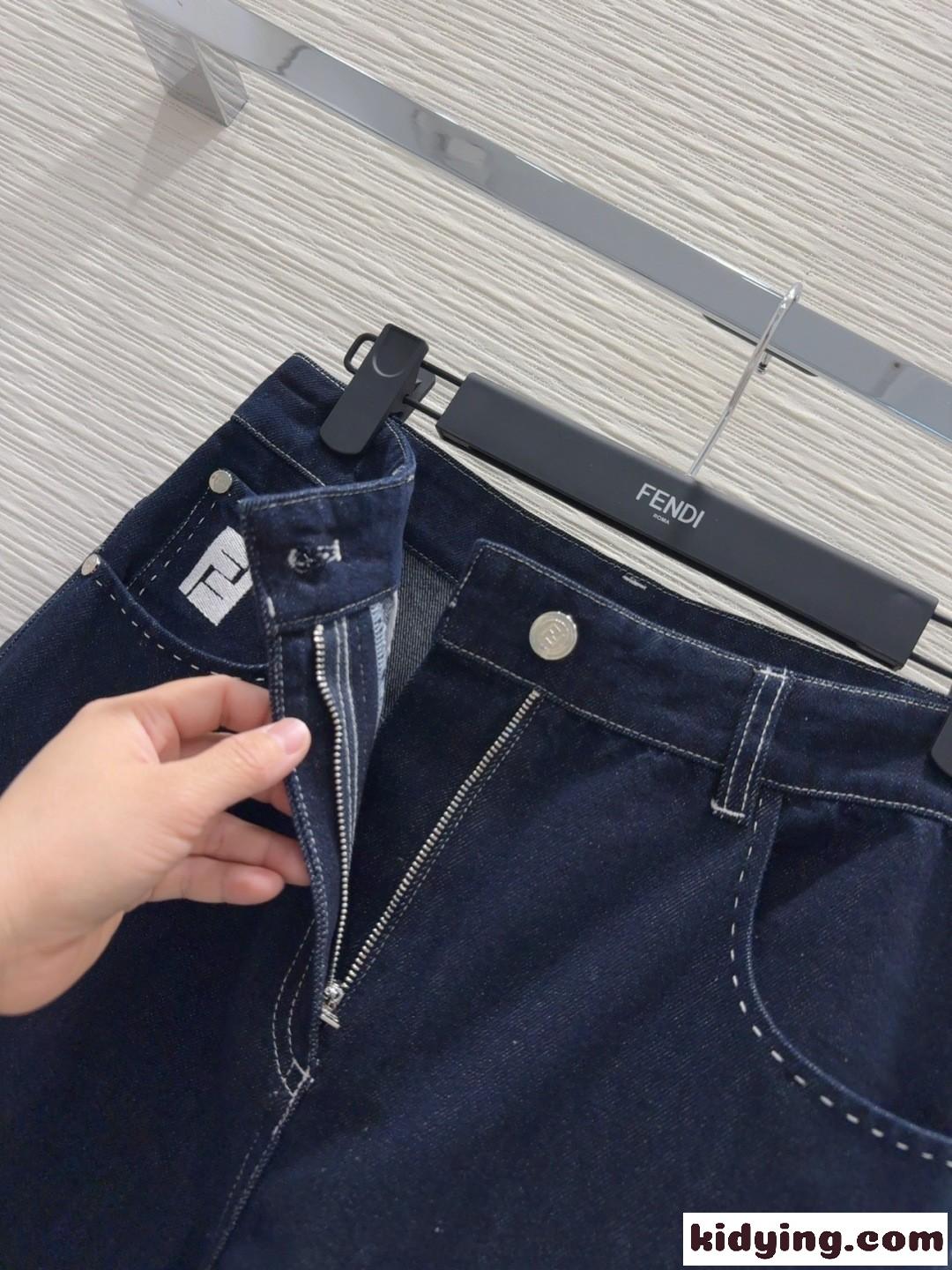 今季トレンド カーブデニムパンツ フェンディ ジーンズ コピー レディース-1