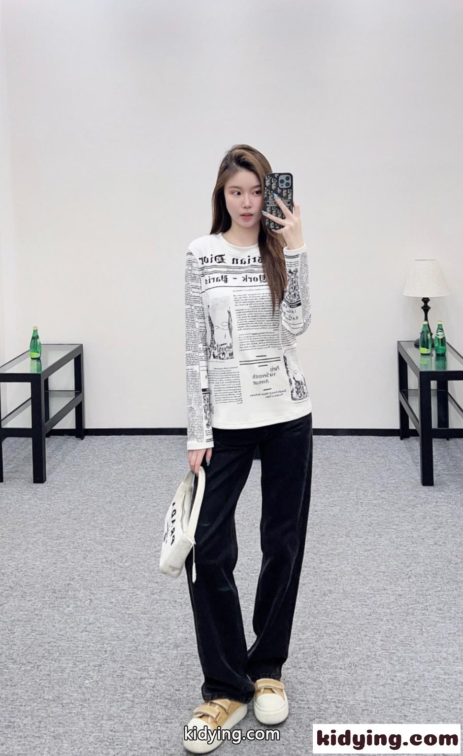 目を引く Newspaper クルーネック プルオーバー クリスチャン・ディオール Tシャツ 偽物 ホワイト-4