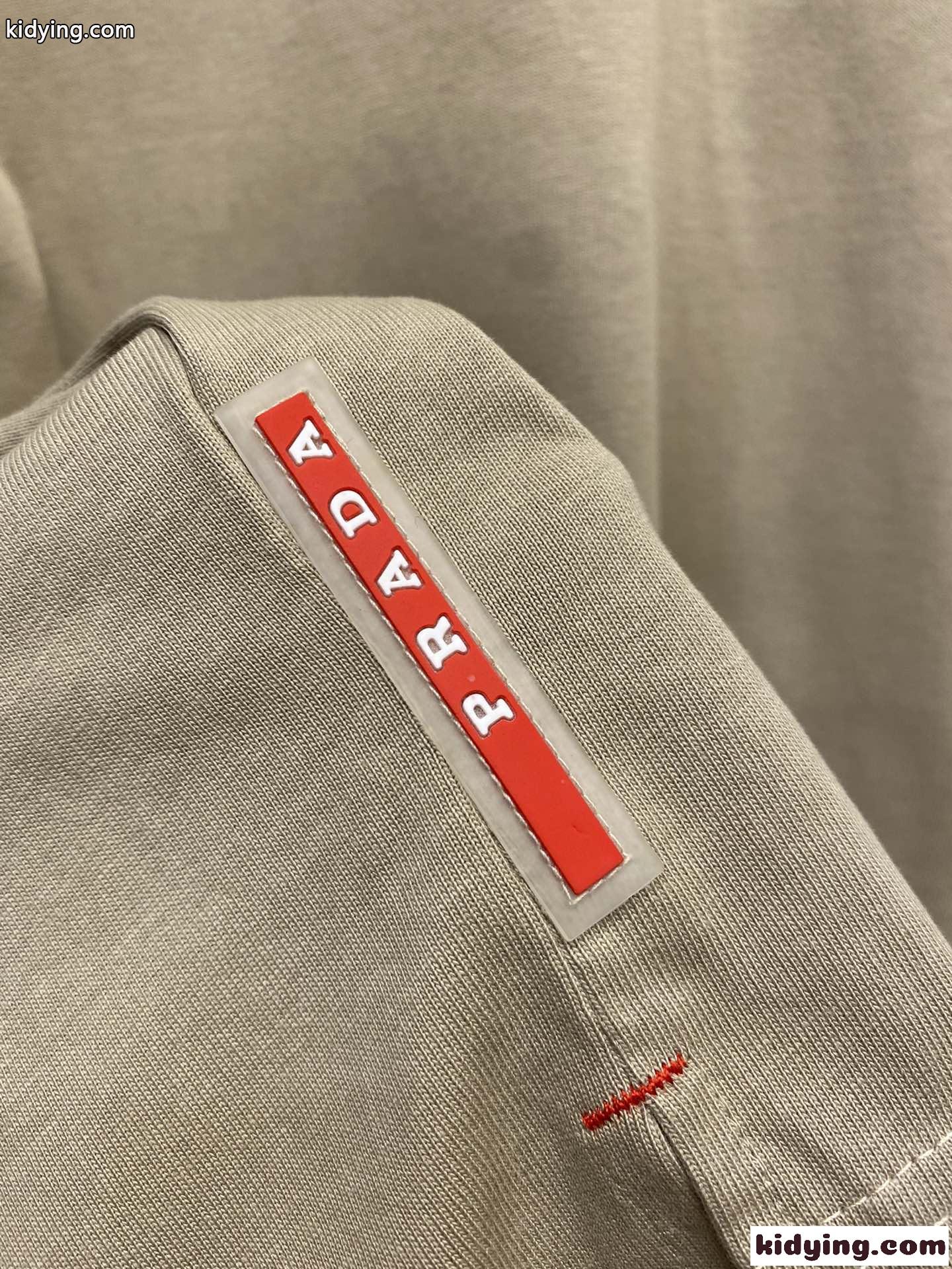 ナイロンポケット クルーネック 長袖Tシャツ プラダ Tシャツ コピー アプリコット-5