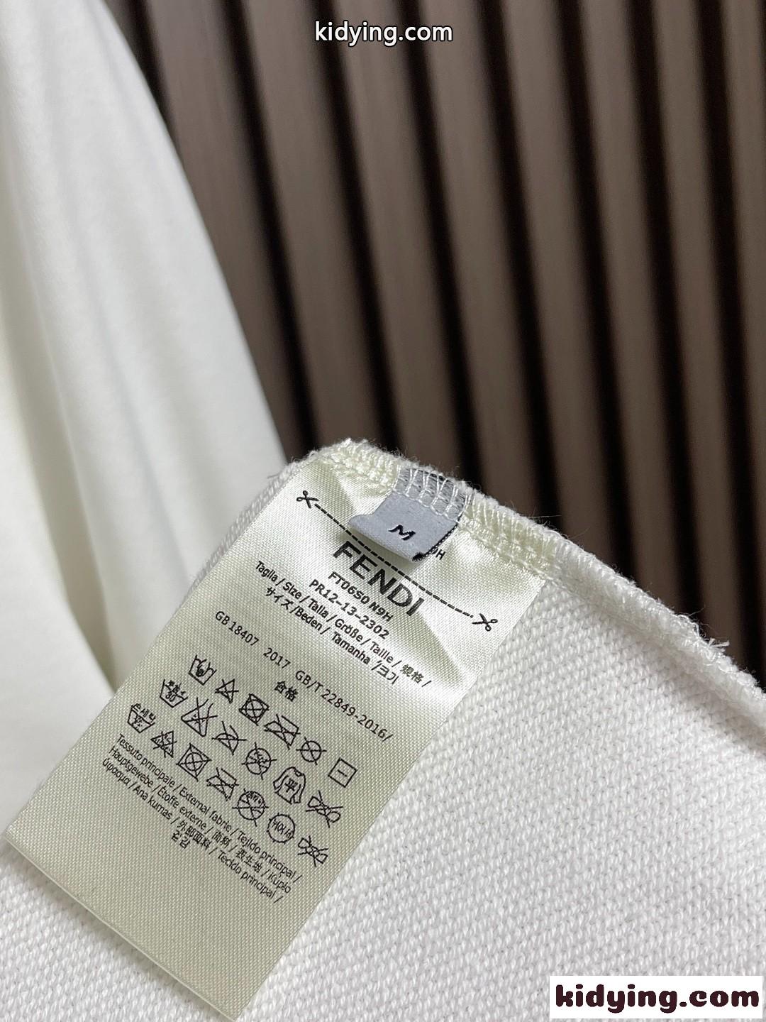 お洒落 ロゴ 長袖 スウェットシャツ フェンディ Tシャツ 偽物 クルーネック-4