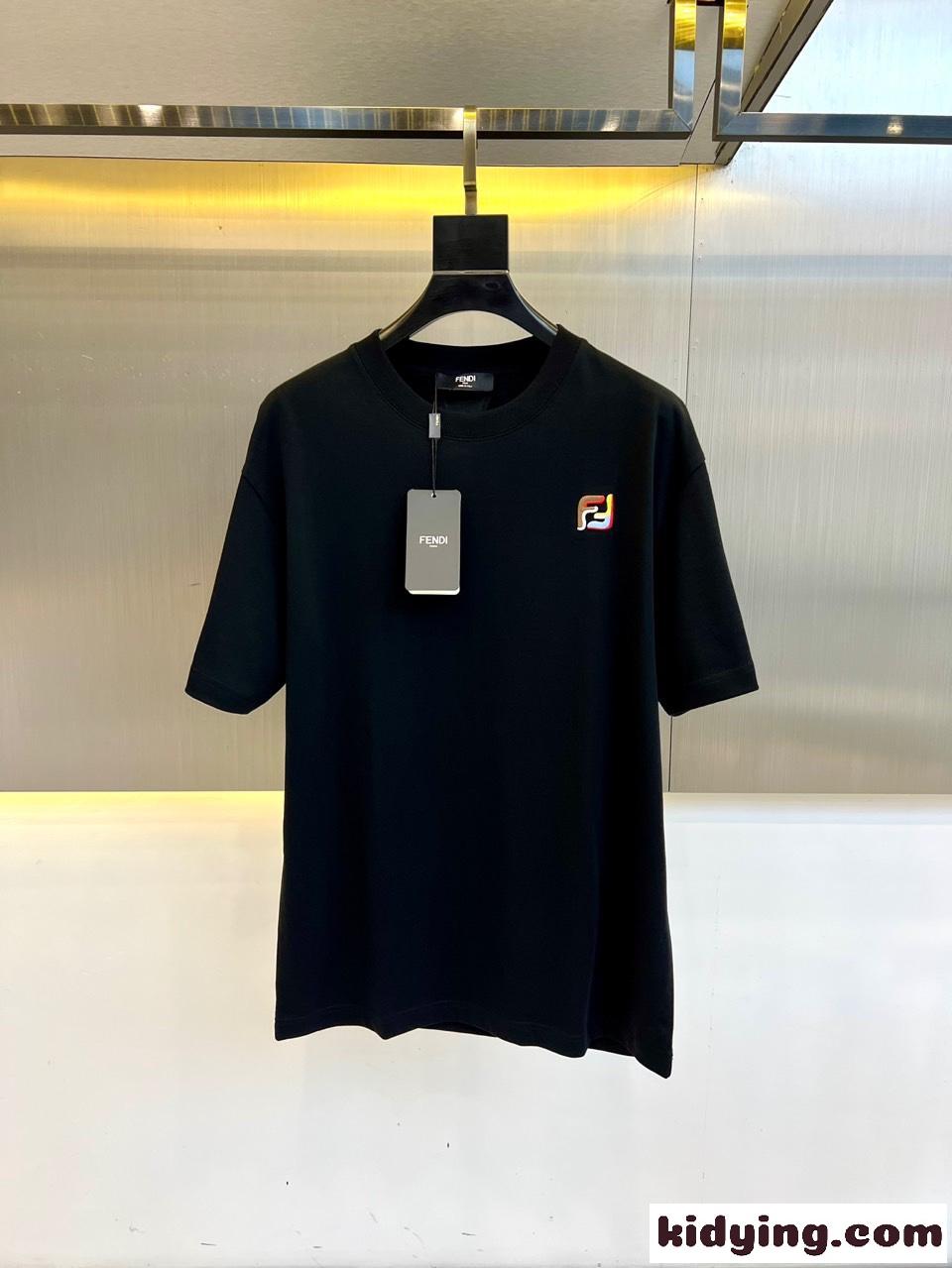 シンプル ロゴ刺繍 コットン 半袖Tシャツ フェンディ Tシャツ 偽物 ブラック-0