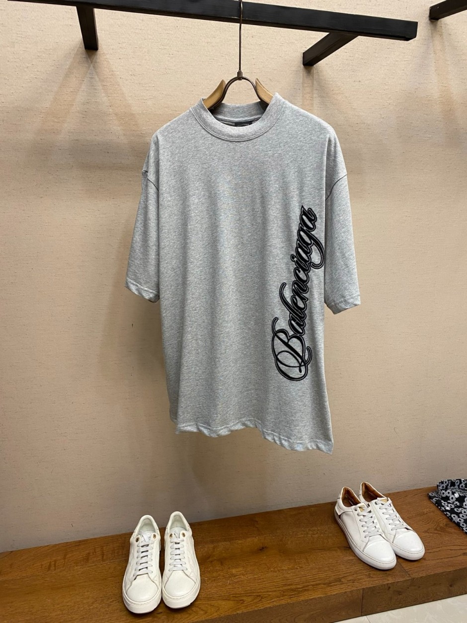 ユニセックス 刺繍入り バレンシアガ Tシャツ コピー 半袖Tシャツ グレー-2