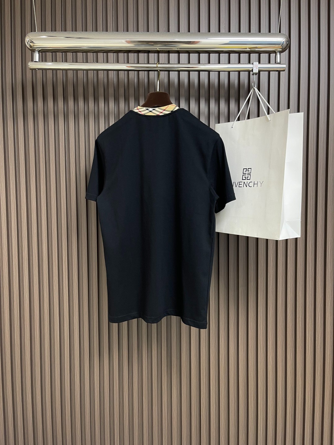 おしゃれ チェックトリム コットンTシャツ バーバリー Tシャツ コピー ブラック-1