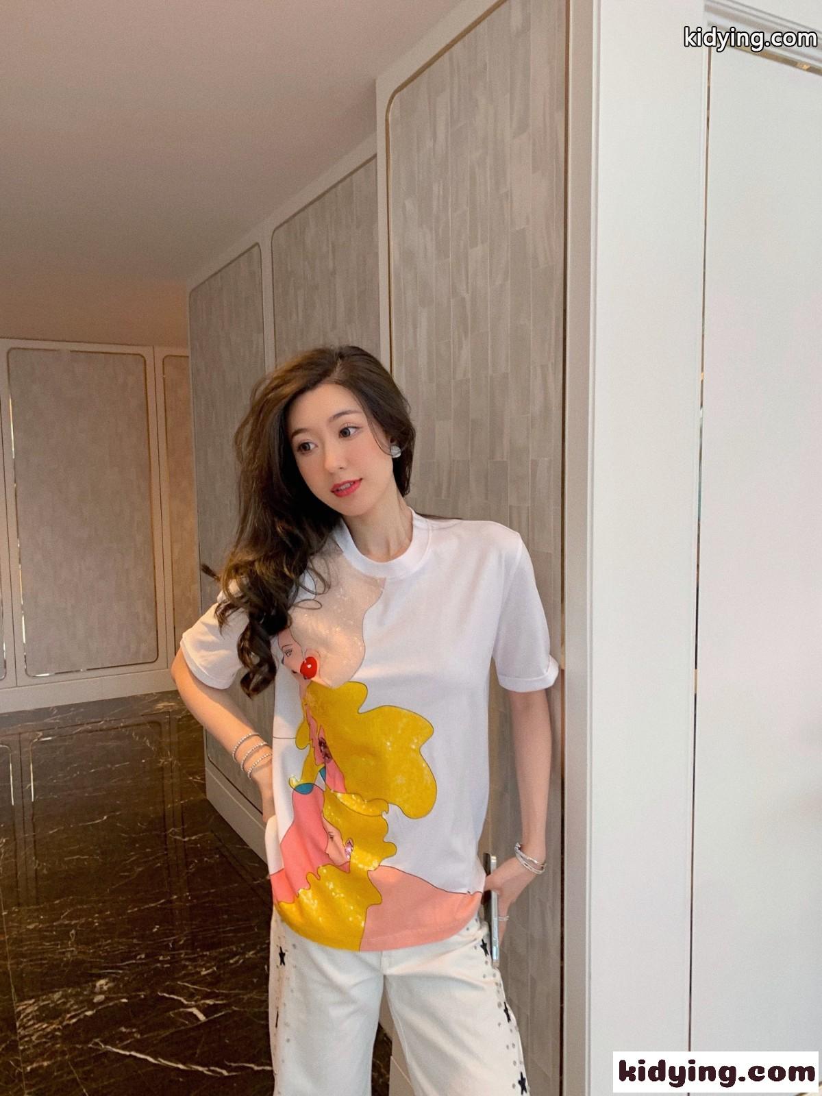 人気 新作 ゆったり 着心地いい おしゃれ フェンディ Tシャツ コピー レディース 春夏 定番 クルーネック トップス-0