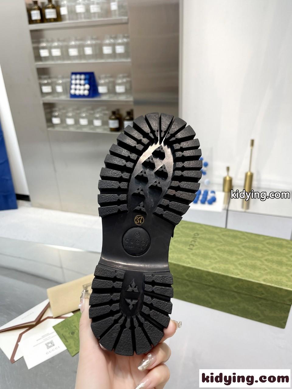 グッチ シューズ スーパーコピー ホースビット付き ウィメンズ ローファー-4