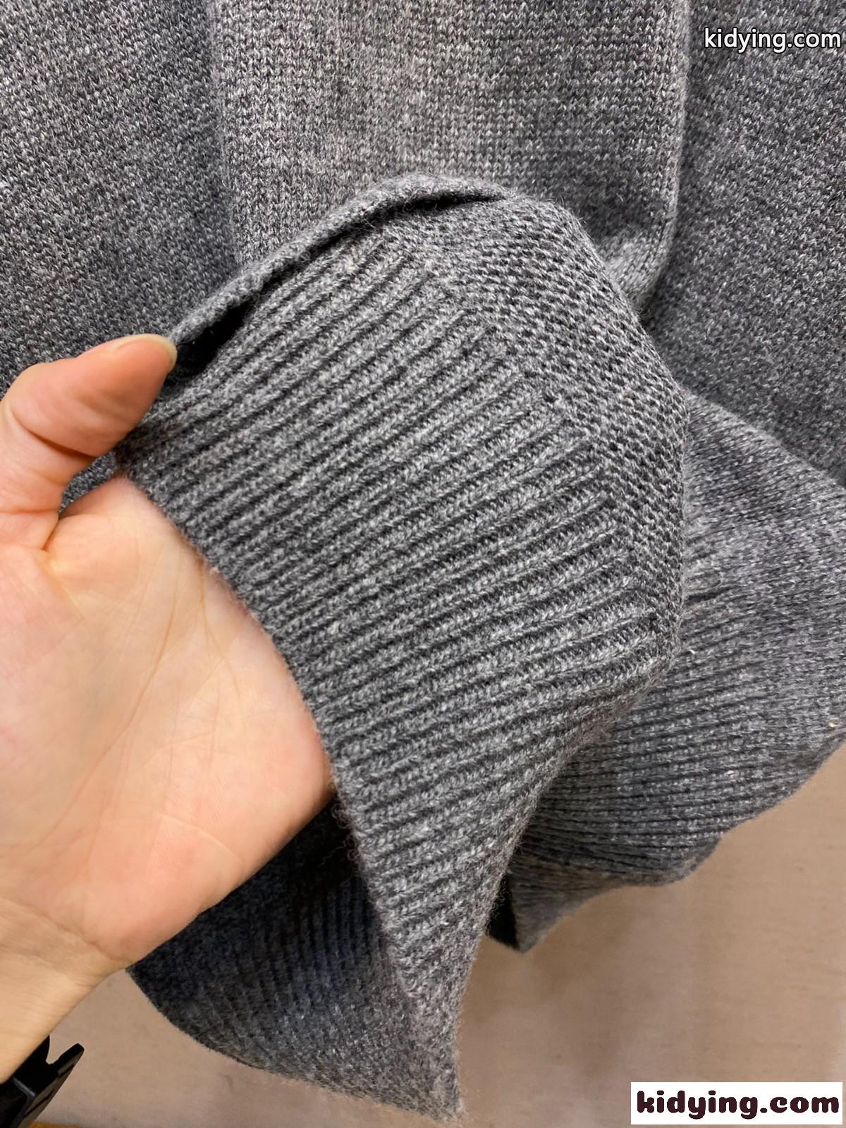 アナグラム刺繍 ウール クルーネック ロエベ セーター コピー グレー-3