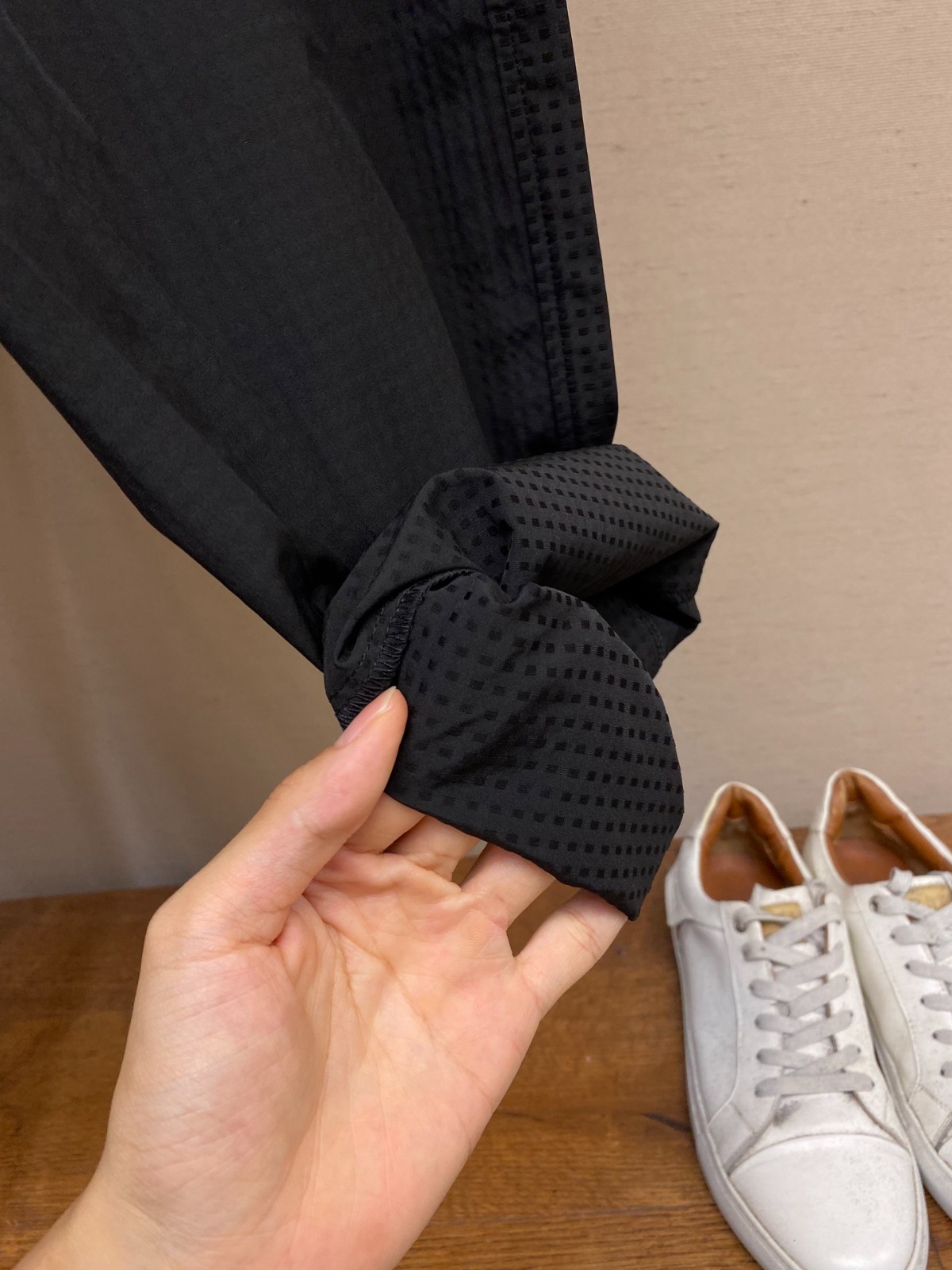 定番 合わせやすい アナグラム 刺繍入り ロエベ パンツ 偽物 ワイドパンツ ブラック-3
