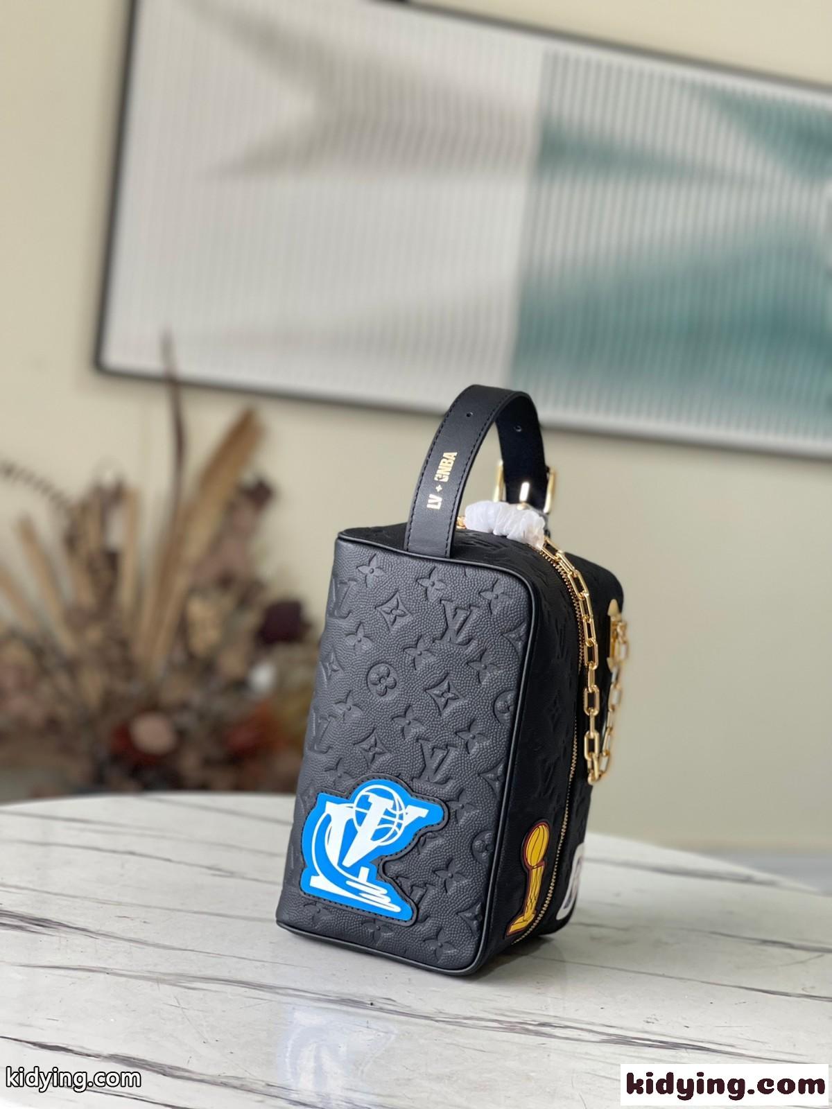 LVXNBA 人気 おしゃれ クロークルームドップキットバッグ ルイ・ヴィトン バッグ コピー M58515-0