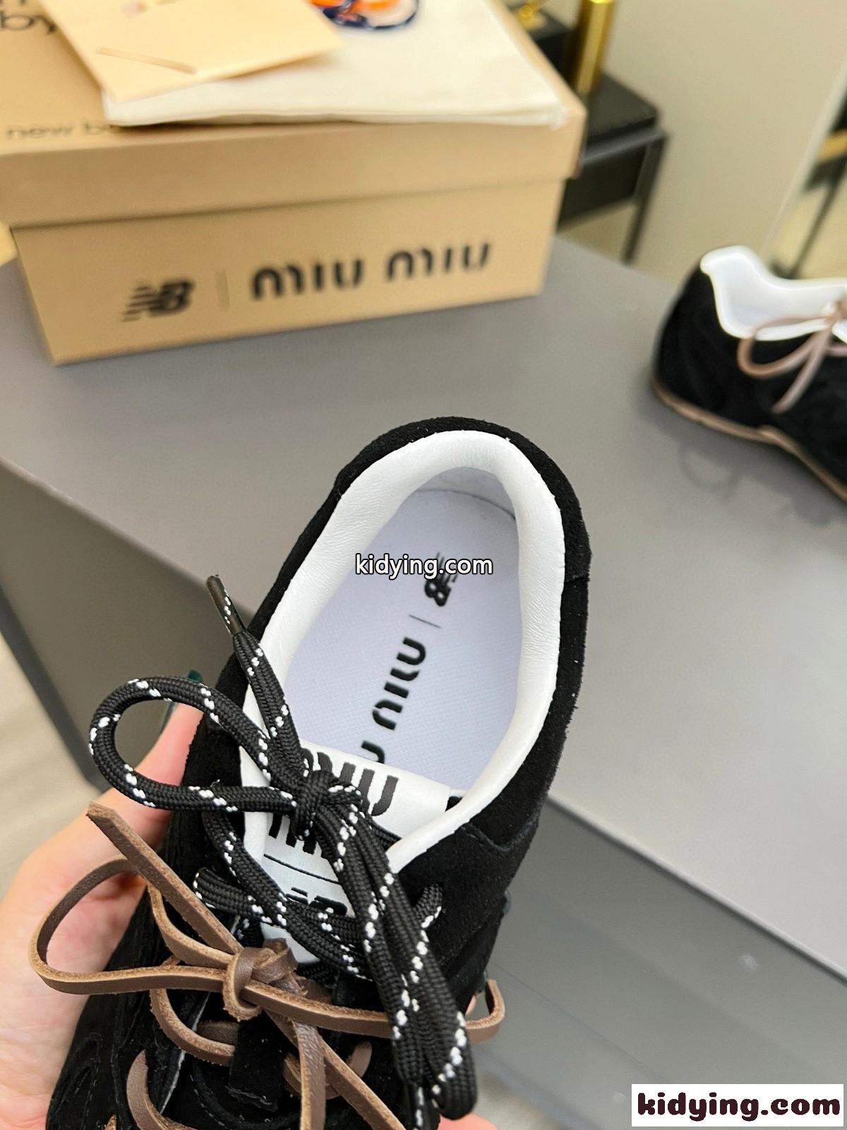 New Balance x Miu Miu xxx スエードスニーカー ミュウミュウ スニーカー コピー ブラック-3