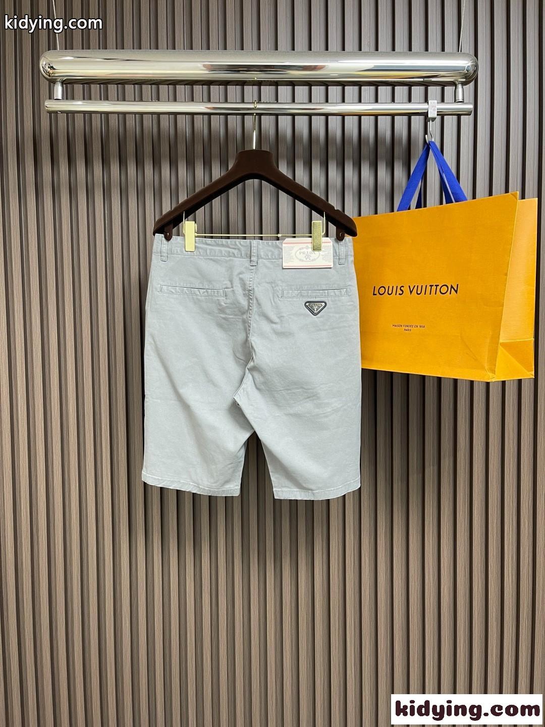 洗練された シンプル ショートパンツ プラダ パンツ コピー メンズ ショーツ グレー-1