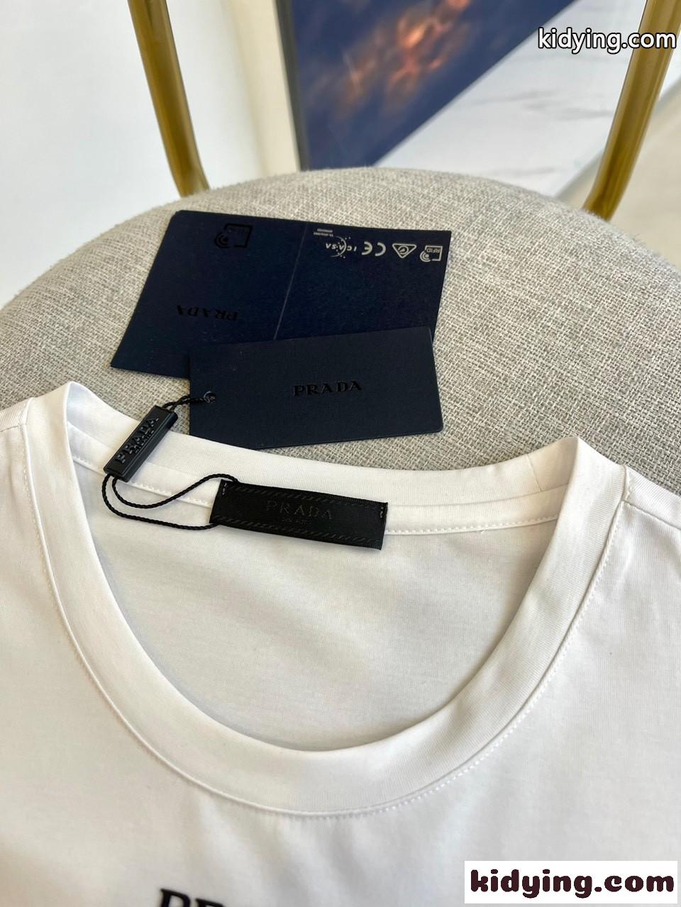 シンプル ロゴ クルーネック 半袖Tシャツ プラダ Tシャツ コピー ホワイト-2