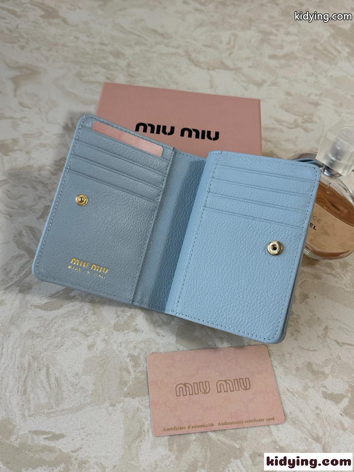 シンプル 上品 コンパクト 二つ折り財布 ミュウミュウ 財布 コピー ブルー-3