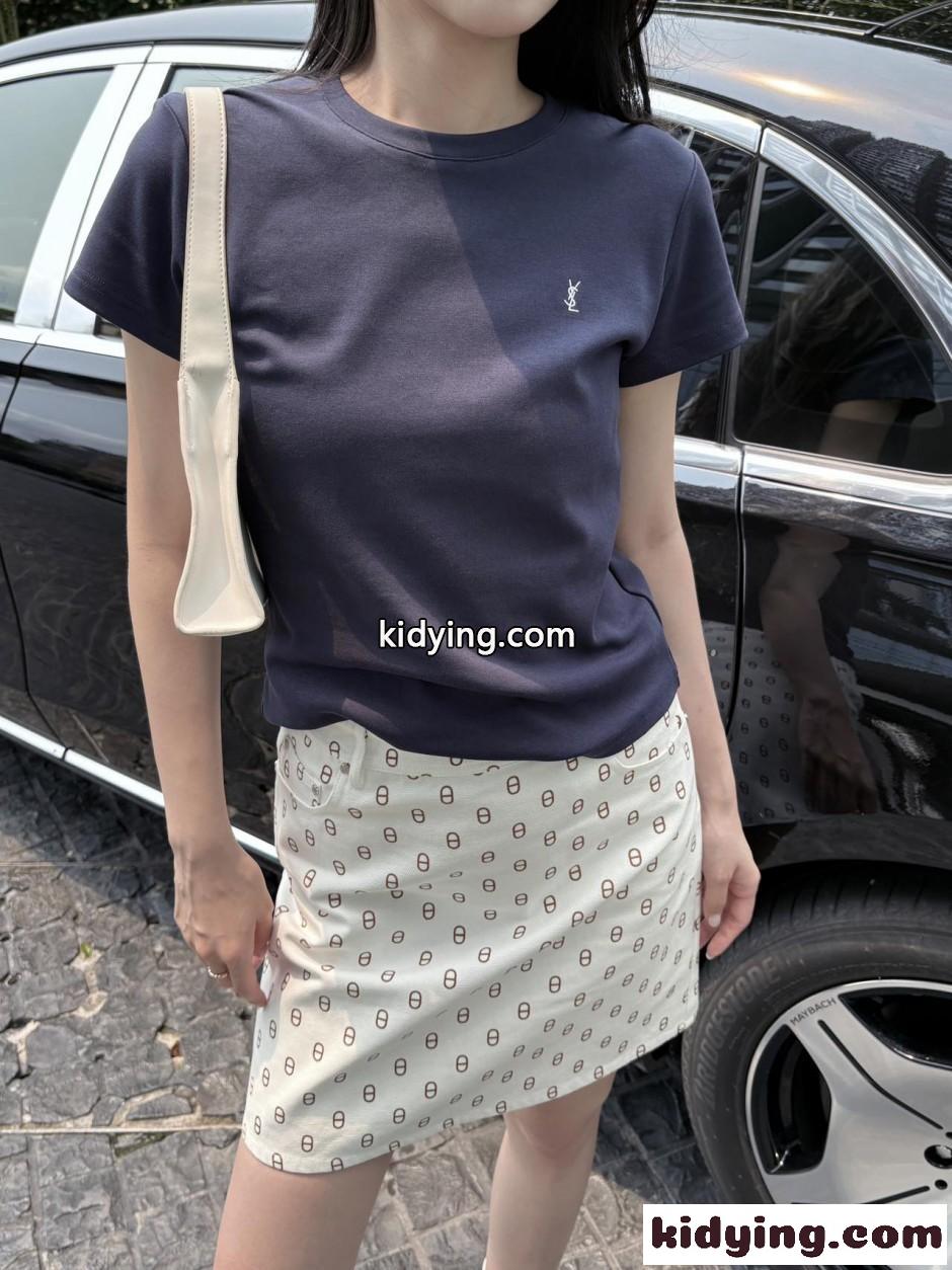 シンプル YSLロゴ 半袖Tシャツ イヴ・サンローラン Tシャツ コピー ネイビー-4