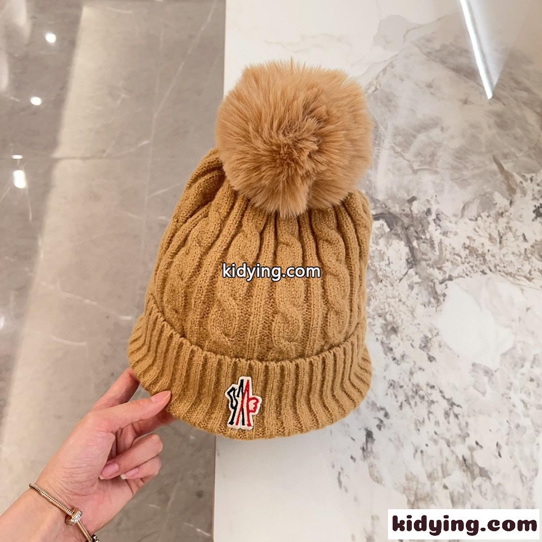 可愛い ポンポン付き ニットキャップ モンクレール キャップ 偽物 ケーブル編み-4