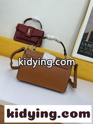 Saint Laurent Paris YSLサンローランの定番は輸入の掌紋牛皮 ワニ紋で作られており サンローラン バッグ 人気 コピー-2