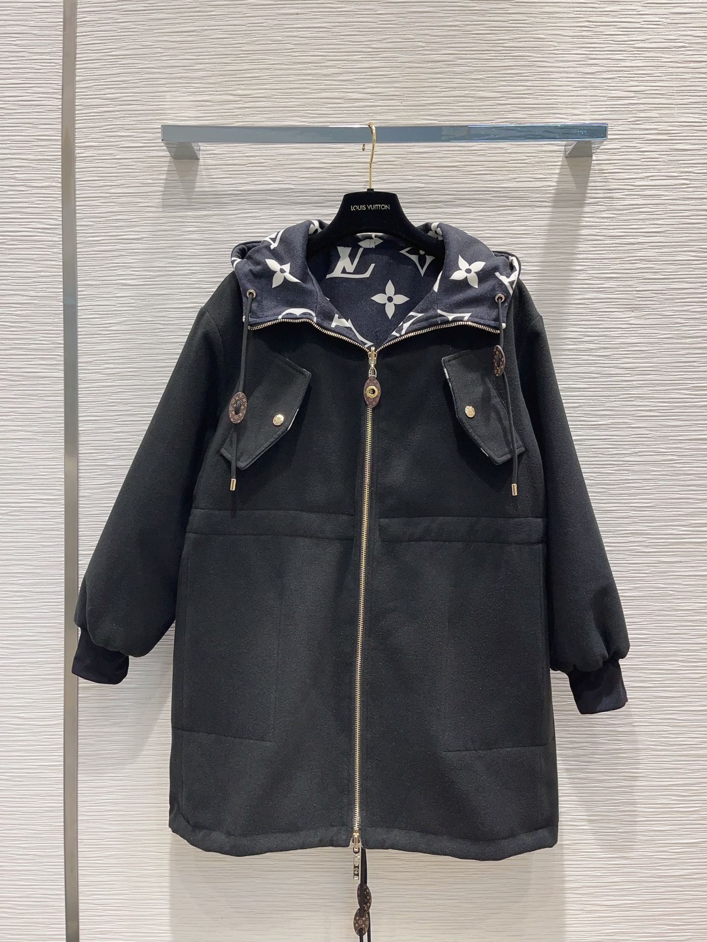 柄と無地が楽しめる リバーシブルジャケット ルイヴィトン ジャケット コピー-0