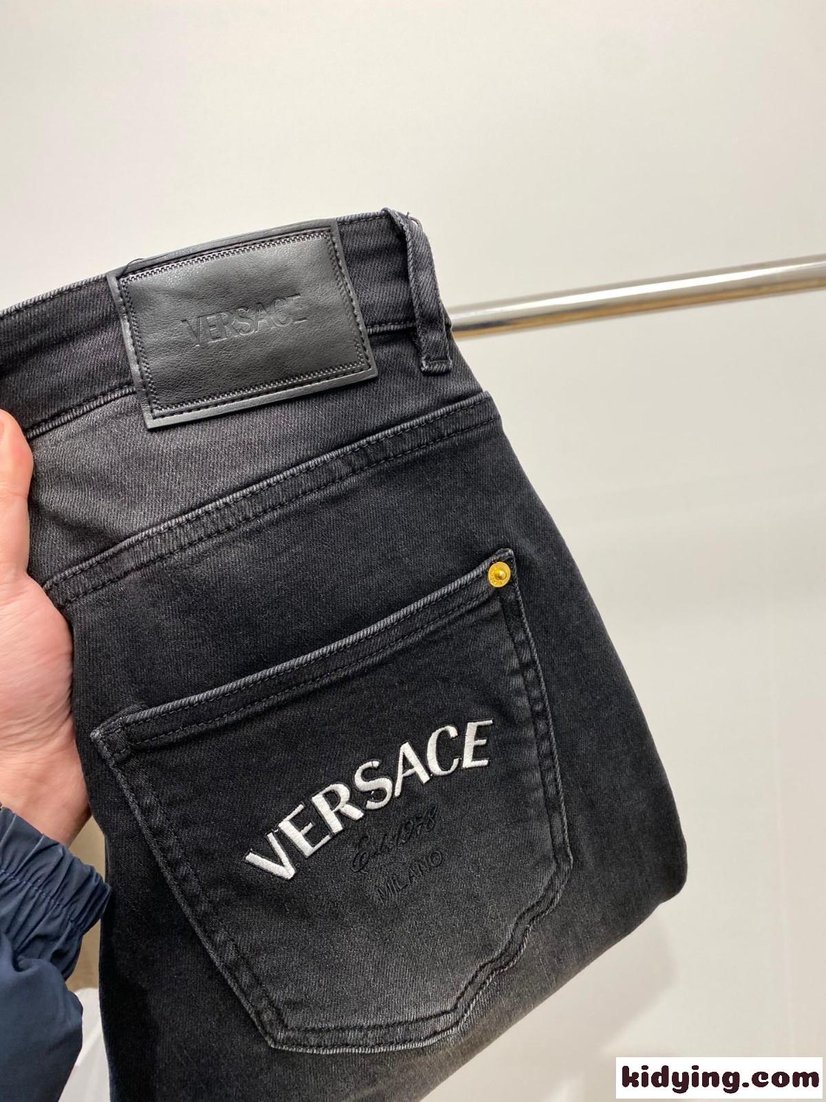 合わせやすい ヴェルサーチェ ジーンズ 偽物 ストレッチ メンズ デニムパンツ-1