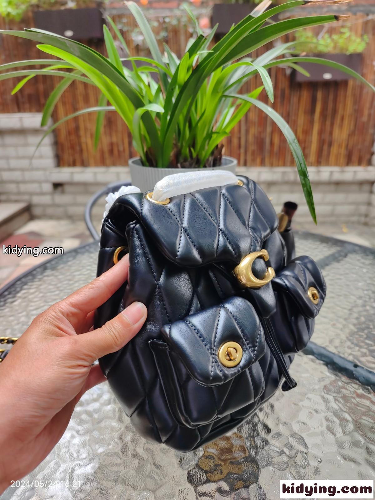 人気 タビー バックパック キルティング コーチ バッグ スーパーコピー ブラック-4