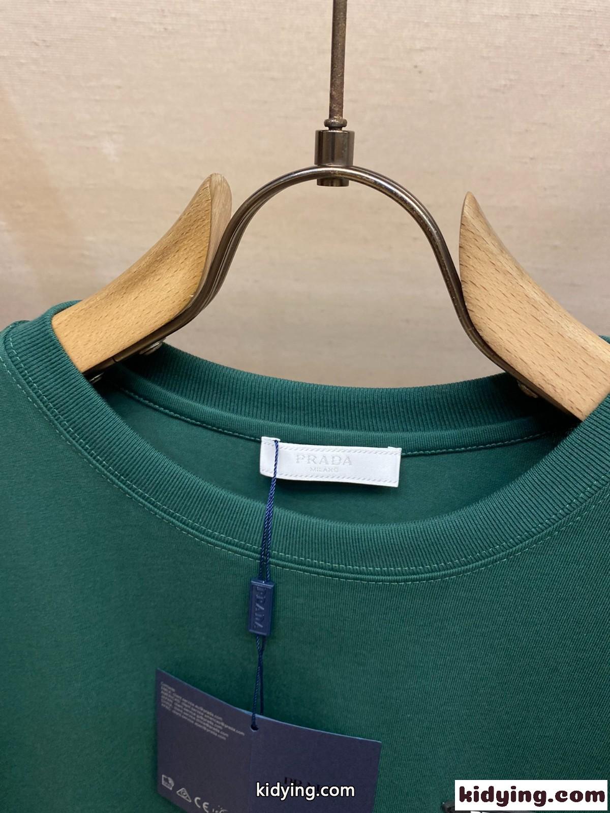 シンプル カジュアル コットン 半袖Tシャツ プラダ Tシャツ 偽物 グリーン-0