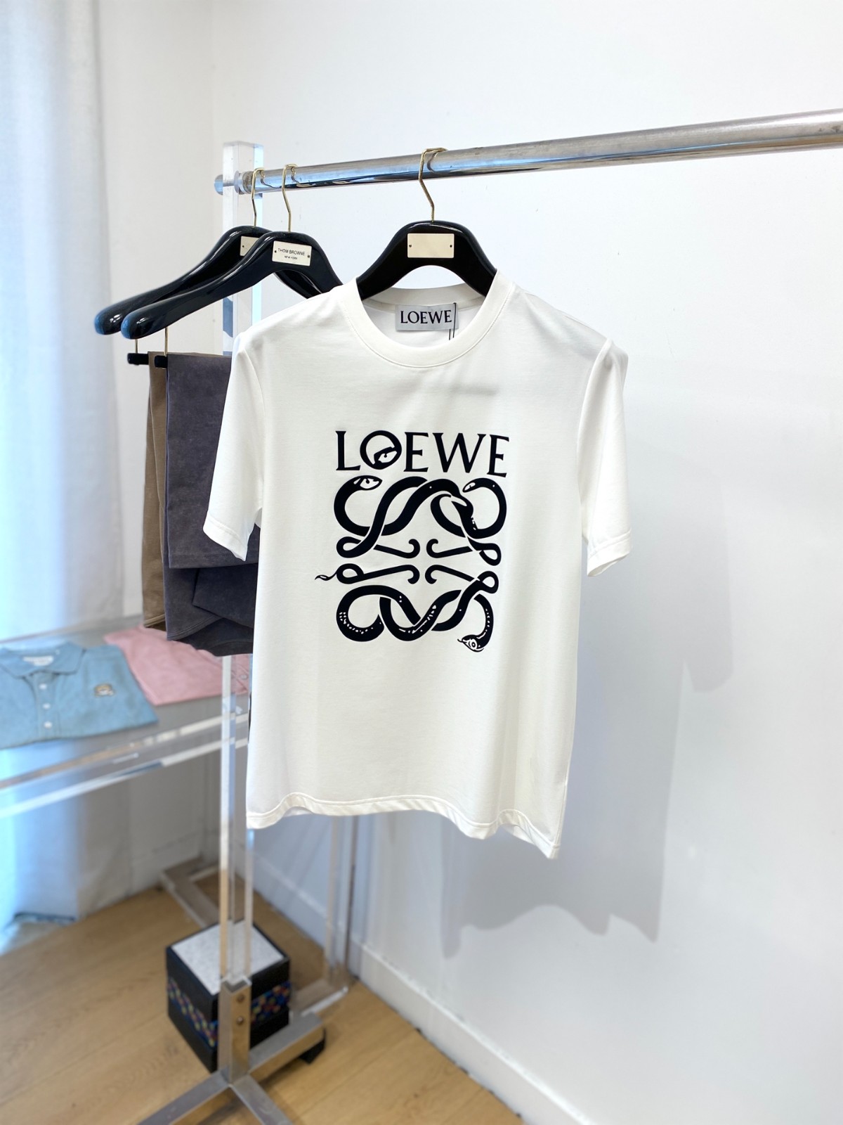 ロエベ Tシャツ 偽物 定番 ロゴ入り 半袖Tシャツ クルーネック ホワイト-0