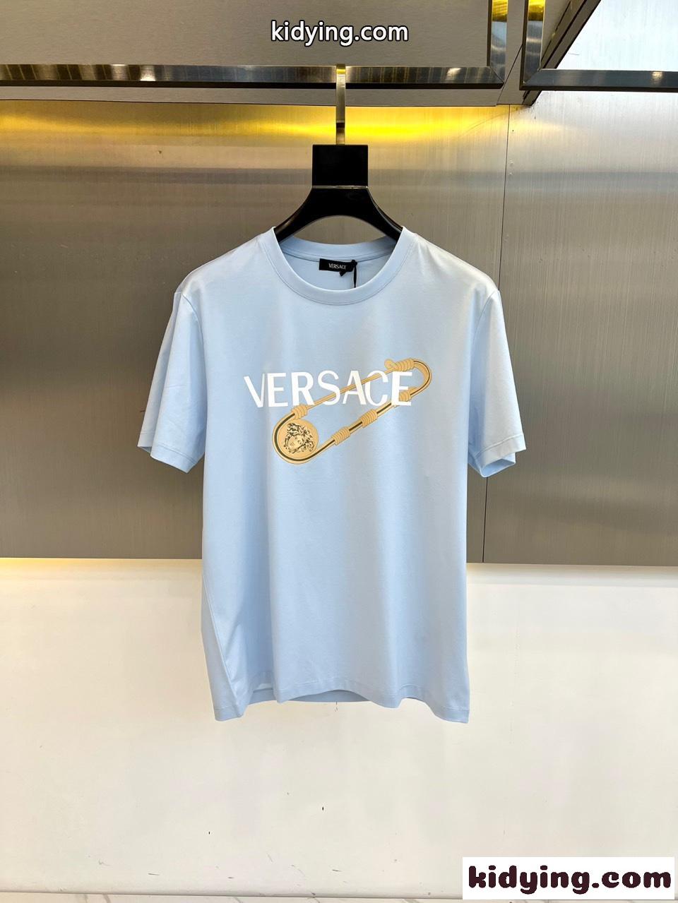 カジュアル ロゴ クルーネック 半袖Tシャツ ヴェルサーチェ Tシャツ 偽物 ライトブルー-0