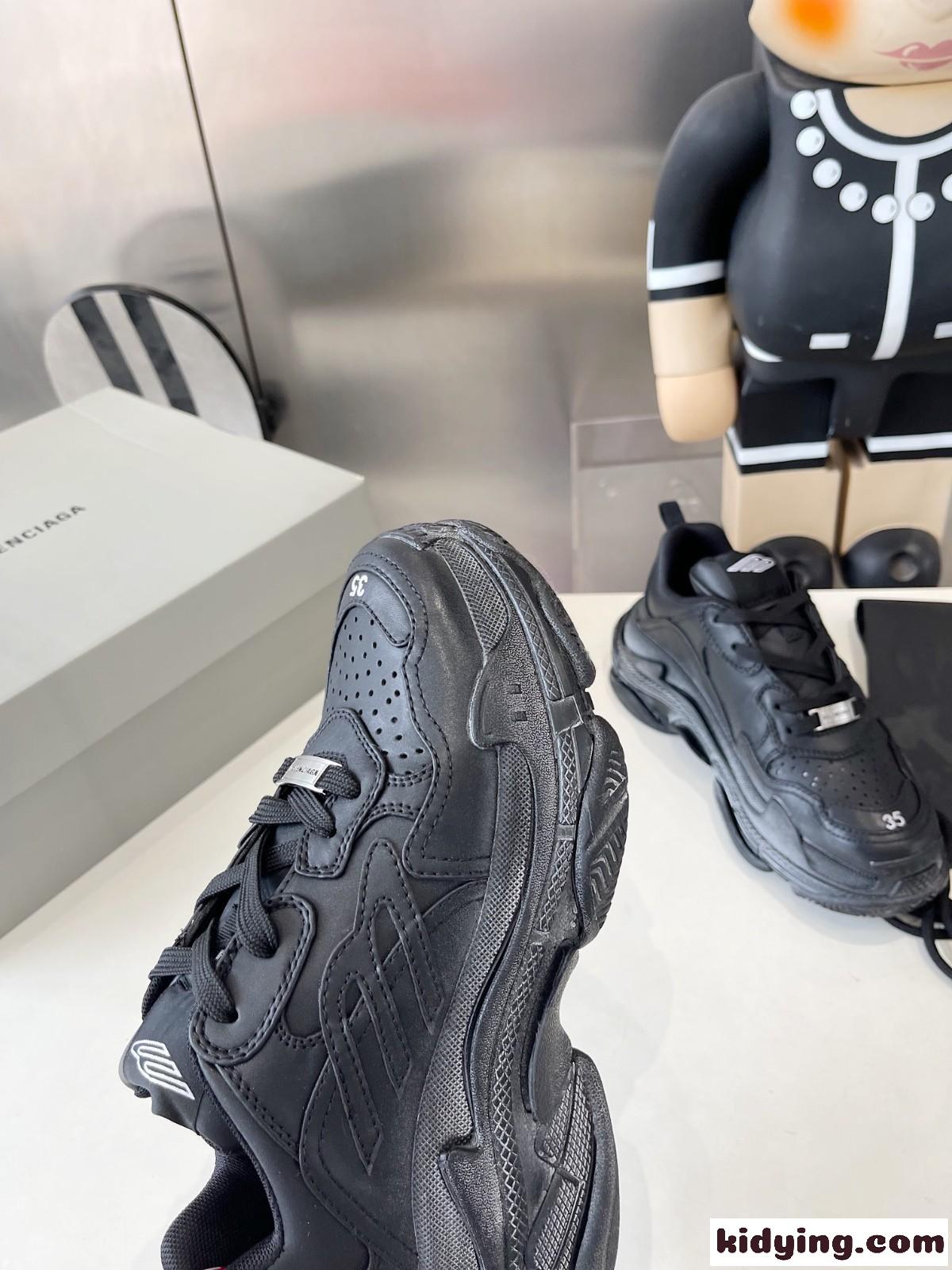 バレンシアガ スーパーコピー 人気 TRIPLE S SPORTY スニーカー レディース メンズ-3