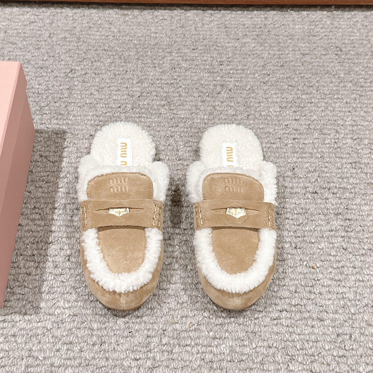 もこもこ スエード ミュール ミュウミュウ シューズ スーパーコピー カーキ-0