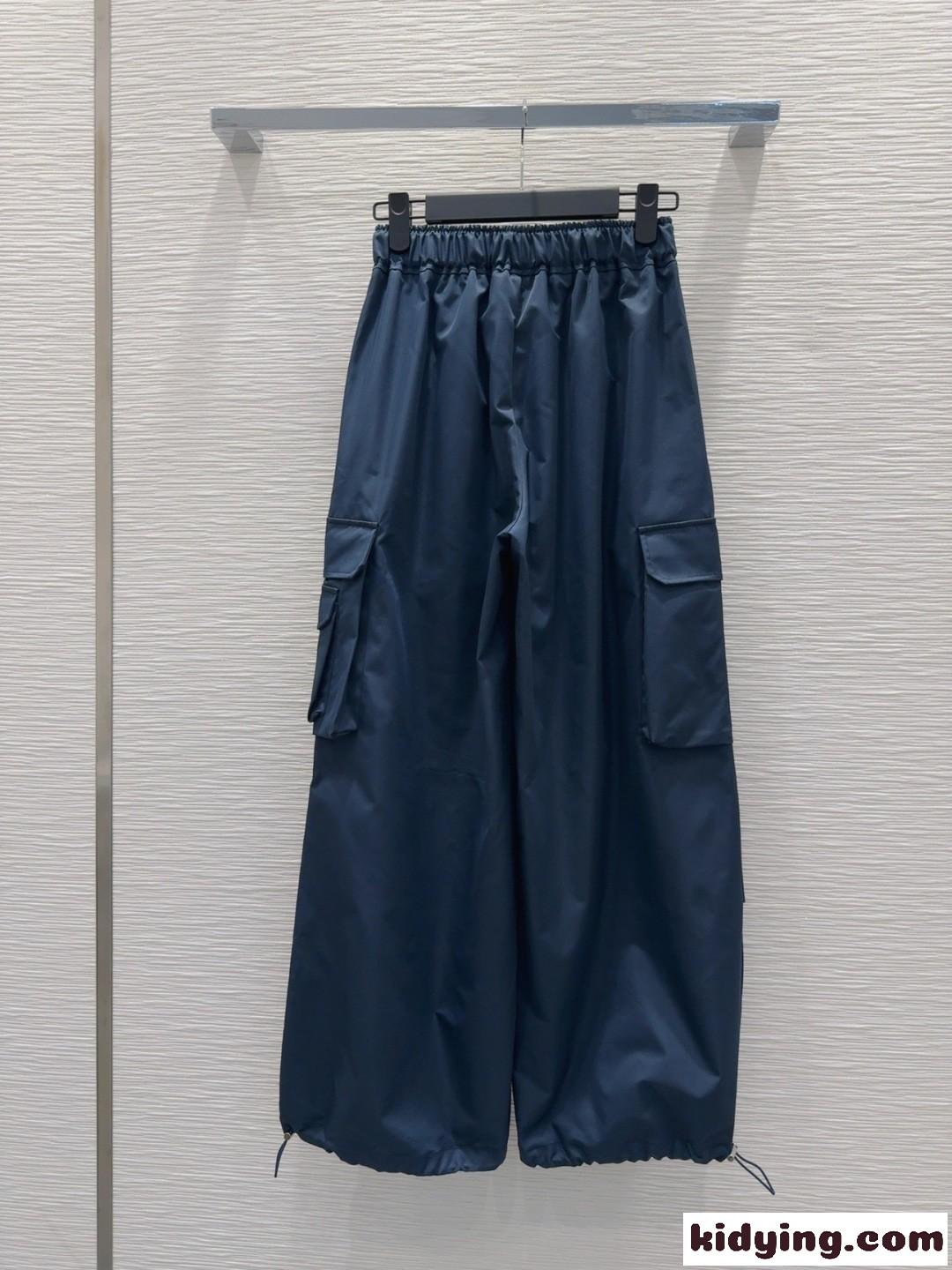 カジュアル おしゃれ カーゴパンツ プラダ パンツ 偽物 ネイビー-4