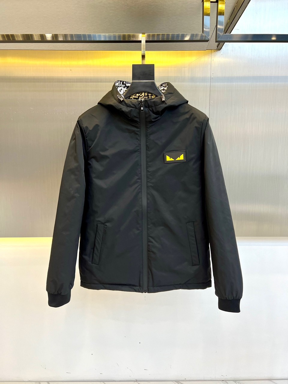 着回し☆リバーシブルフーデッドジャケット フェンディ ジャケット コピー ブルゾン-4