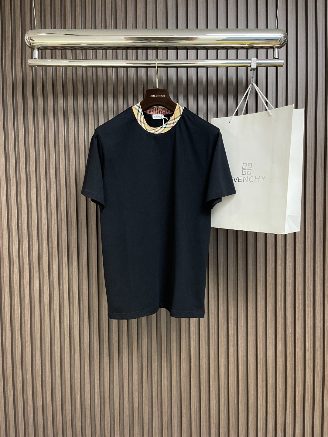 おしゃれ チェックトリム コットンTシャツ バーバリー Tシャツ コピー ブラック-0