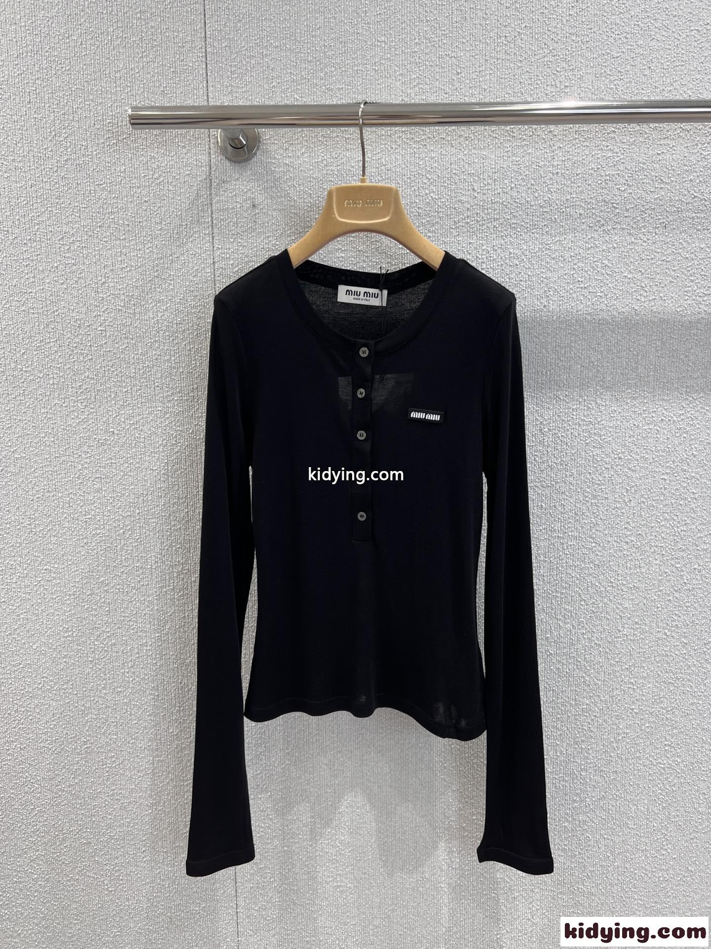 お洒落 シンプル ハーフボタン 長袖Tシャツ ミュウミュウ Tシャツ コピー ブラック-0