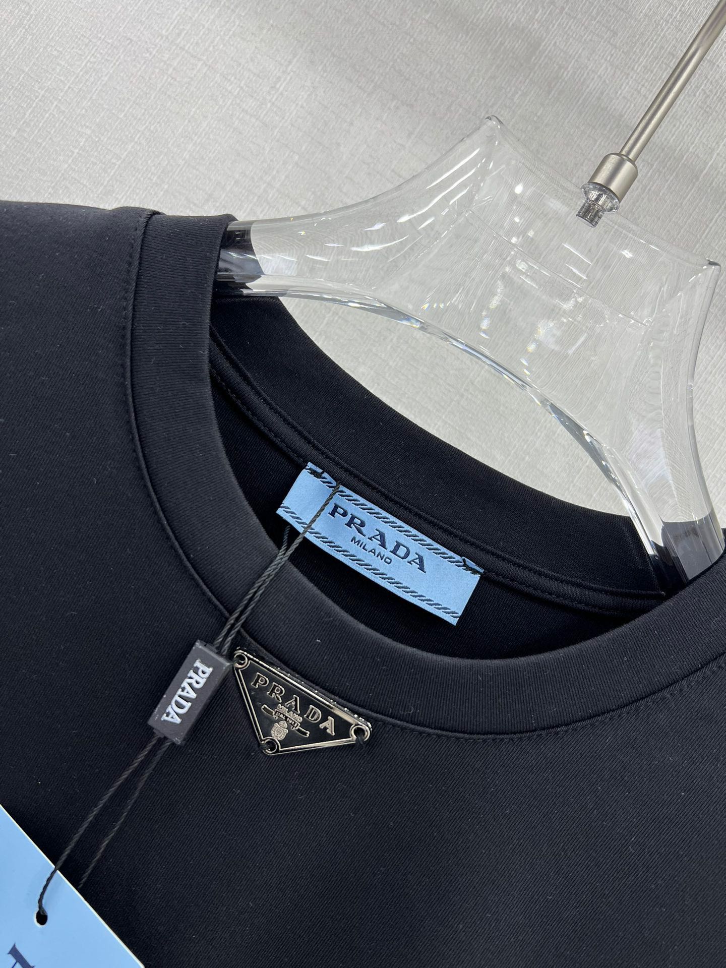 シンプル 合わせやすい クルーネック コットンTシャツ プラダ Tシャツ コピー ブラック-2