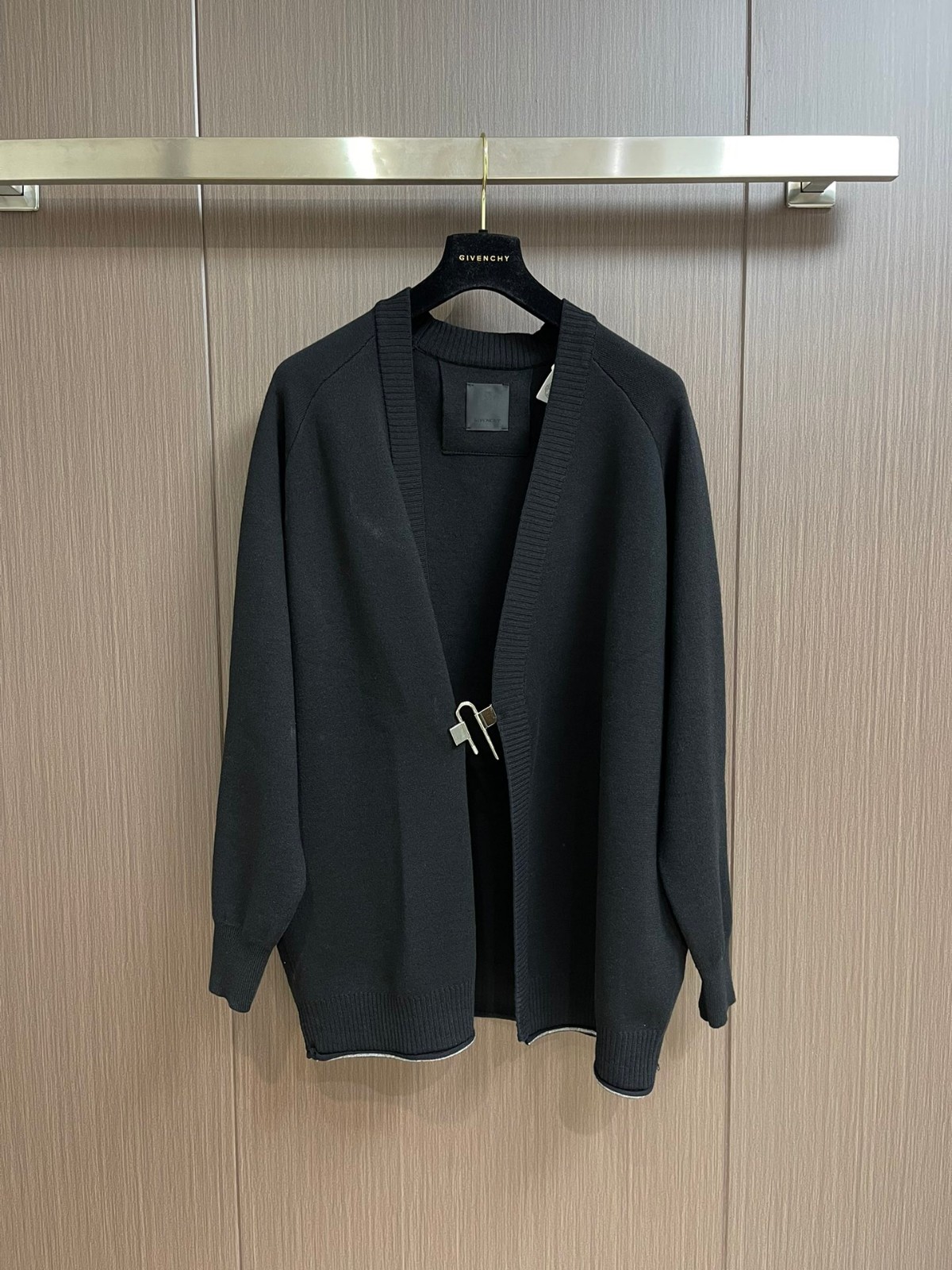 上品 高級感 Uロック カーディガン ジバンシィ ニット コピー メンズ-0
