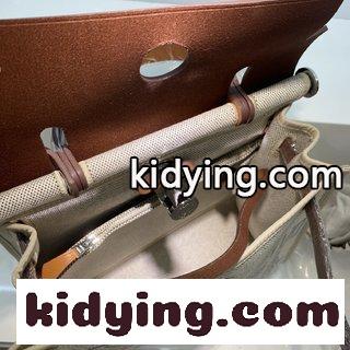 エルメス バッグ ショルダー 世界限定の銀色の飛馬hermesbag エルメスが出した限定料金だ 表面のレリーフデザインはとても精巧で 視認性がある コピー-4