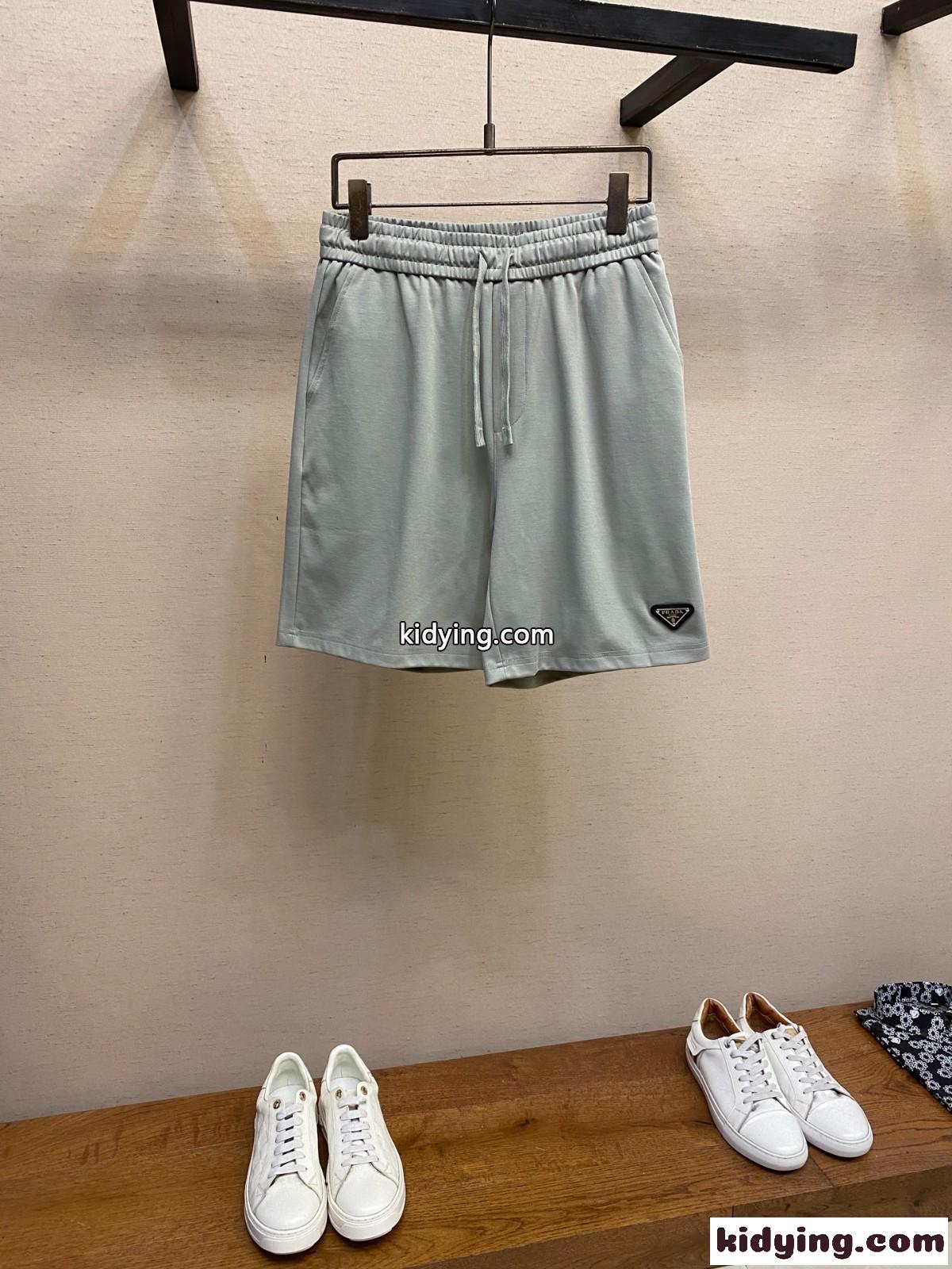 シンプル 着回し ショートパンツ プラダ パンツ 偽物 メンズ 合わせやすい-1