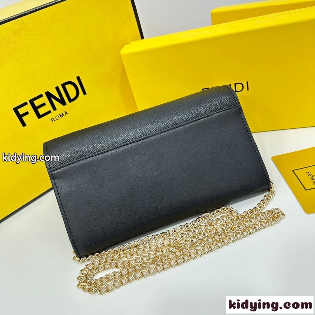フェンディ 財布 人気 コピー FFダイヤモンド コンチネンタル財布 チェーン ウォレット-1