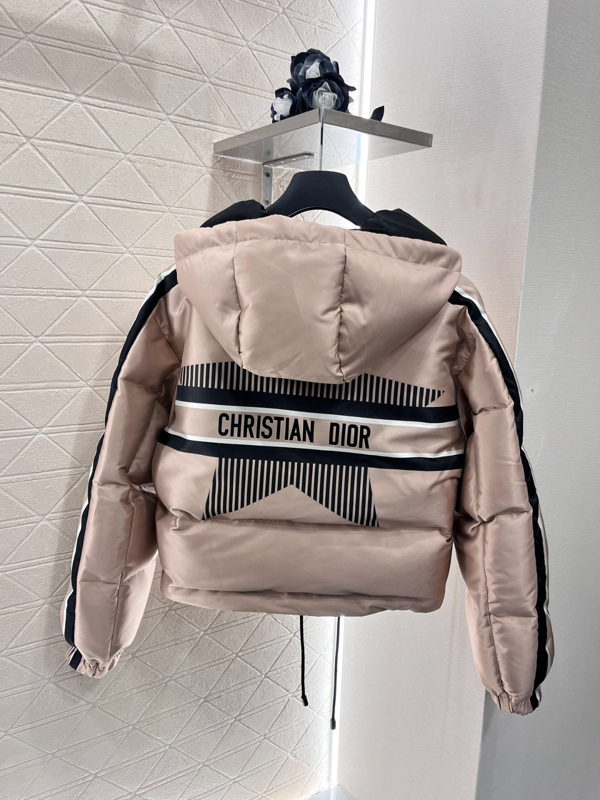 DiorAlps クロップド パファージャケット クリスチャン・ディオール ダウンジャケット コピー-1