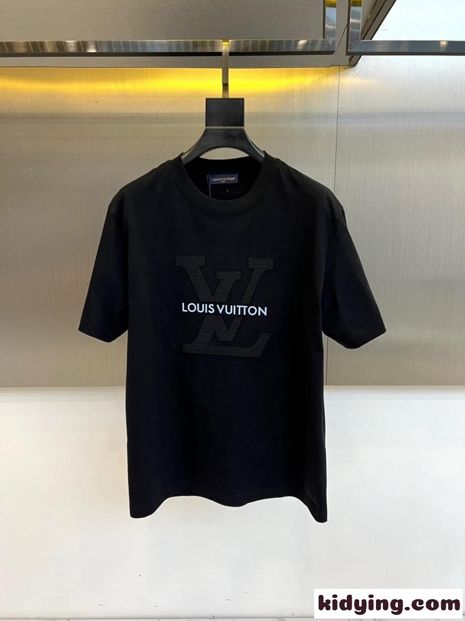 定番 カジュアル ロゴ入り 半袖Tシャツ ルイ・ヴィトン Tシャツ 偽物 ブラック-0