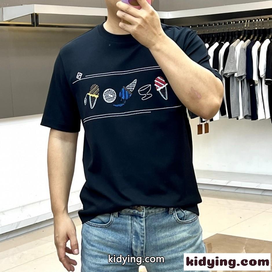 遊び心満載 フェンディ Tシャツ 偽物 クルーネック 半袖Tシャツ ブラック-2