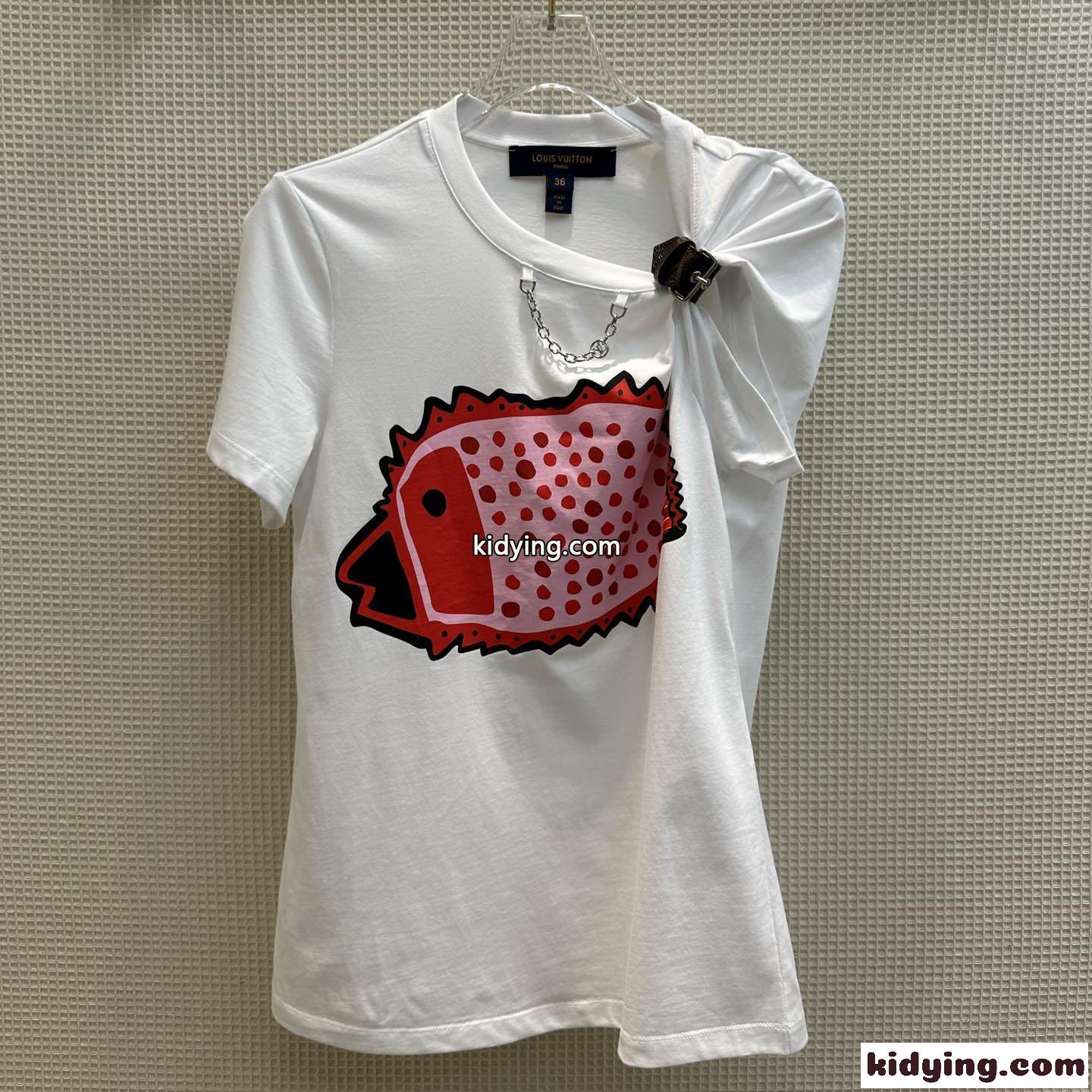 LV × YK フィッシュパッチバックルスリーブTシャツ ルイ・ヴィトン Tシャツ コピー コットン-1