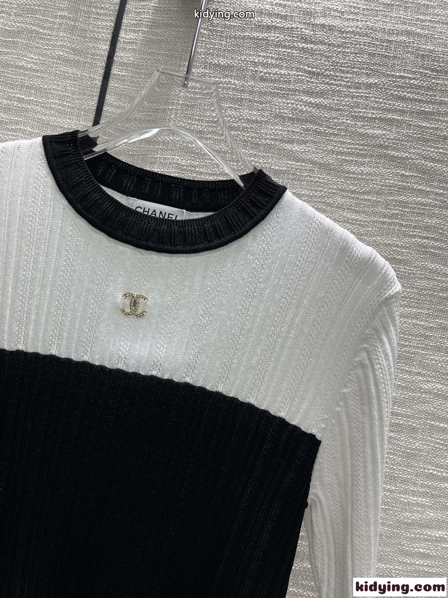おしゃれ フェミニン バイカラー 優しい肌触り 快適 シャネル tシャツ コピー 半袖 カットソー トップス-0