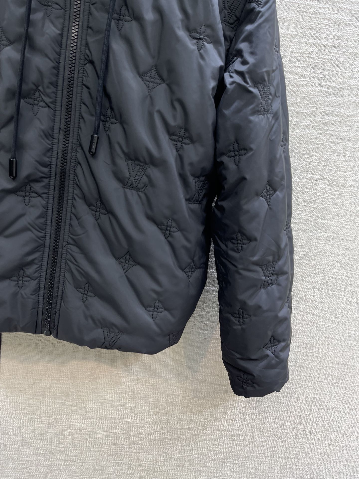 ルイヴィトン モノグラムキルテッドフーデッドブルゾン 偽物 中綿入り-4