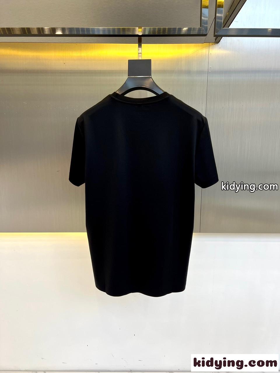 ベーシック ロゴ コットン 半袖Tシャツ フェンディ Tシャツ 偽物 ブラック-0